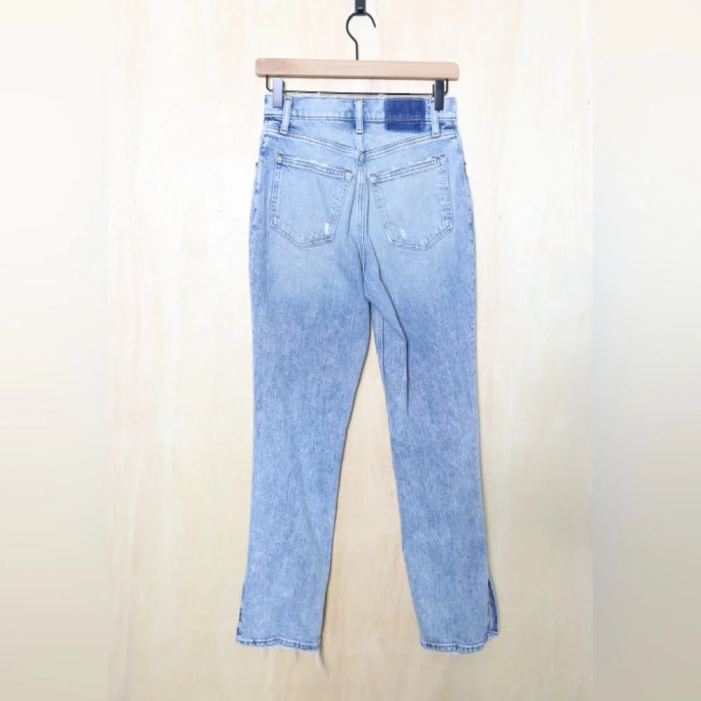 Abercrombie‎ & Fitch Ultra High Rise 90s Straight Jean Size 26 Short Curve Love